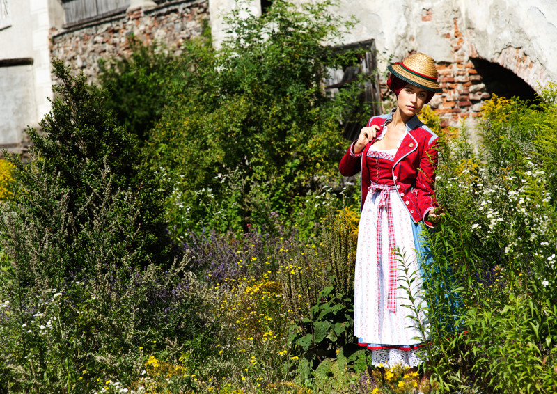 Sportalm Dirndl Dornbirn, Bluse Gerti, Jacke Doris, Unterrock Edna Sportalm Dirndl fuchsia/hellblau mit Trachtenjacke