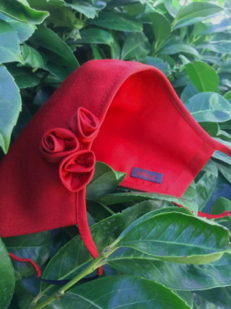Rote Maske aus edlem Seidenjacquard im Mothwurf online Shop