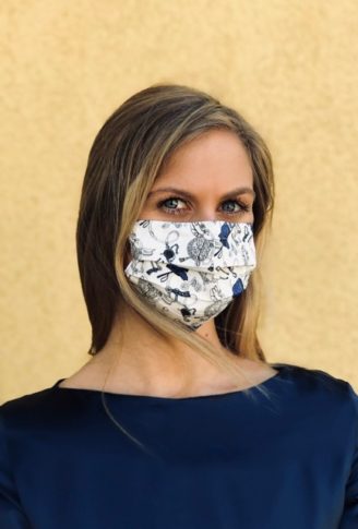 Masken online kaufen bei Susanne Spatt - Schutzmaske mit Blumenmuster für die „neue Normalität“